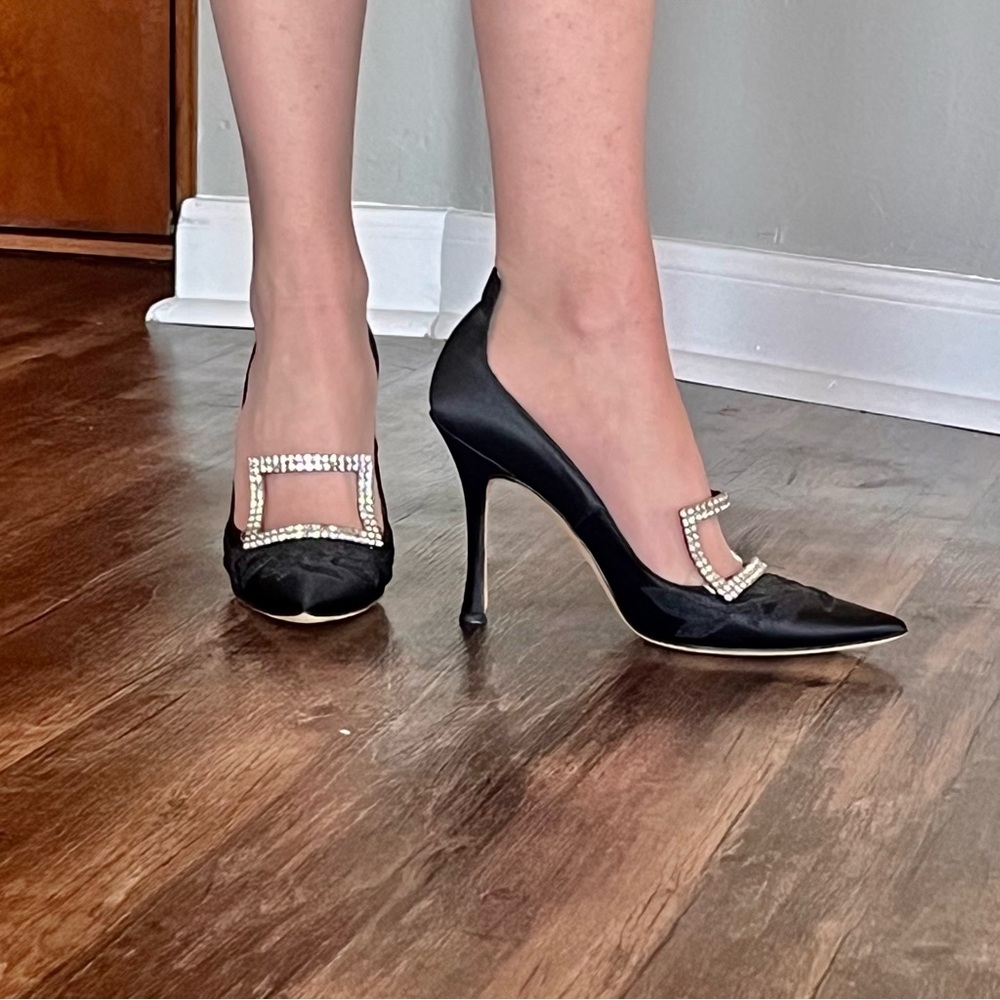 Manolo Blahnik Rhinestone Buckles Satin Lace Pointed Toe Heels